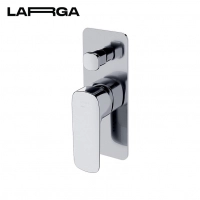 Смеситель для ванны и душа LARGA