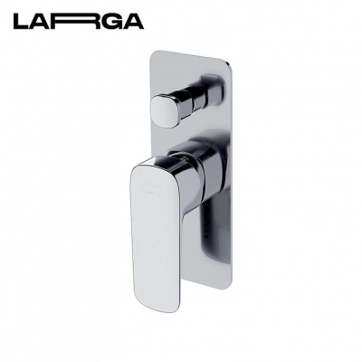 Смеситель для ванны и душа LARGA